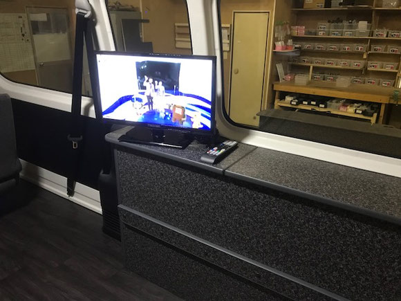 ハイエースでテレビを見るには、100Ｖコンセントキットがオススメ
