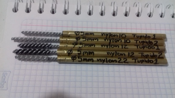 Escobillón de nylon de 5 mm de diámetro, con mango de latón de 1/4" , para usar en CNC