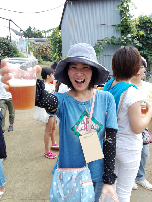 乾杯はイチゴ農園ならでは!「いちごビール」!!