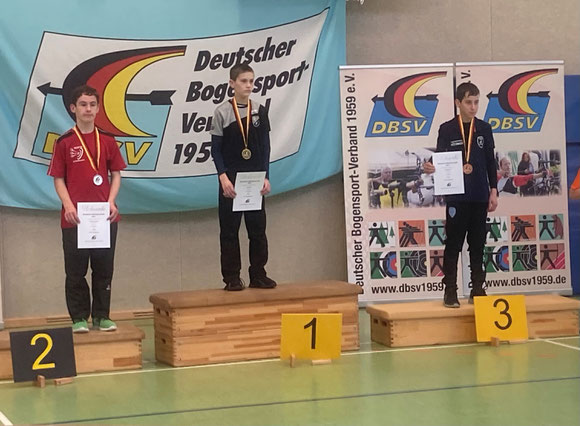Siegerehrung U15 Jagdbogen; David Meininger 1. von Links