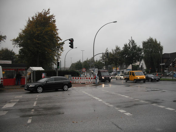 Was stehen denn da für Schilder auf der anderen Straßenseite? Wie komme ich denn hin, wo ich hin möchte?