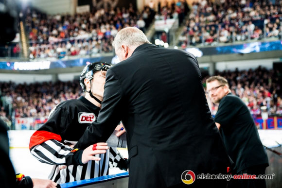 Daniel Piechaczek im Gespräch mit Rob Wilson, Headcoach der THOMAS SABO Ice Tigers