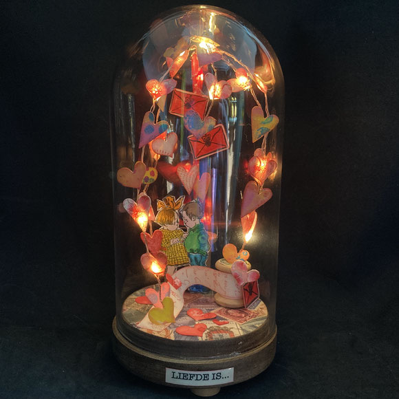 glass dome, bell jar, glass bubble, love, valentine, handmade creative project, Pinkepinke, Valentine