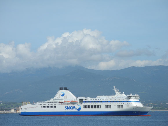 Le Jean Nicoli en rade à Ajaccio Mardi 8 Mai