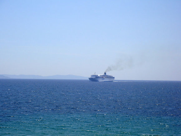 Le Corse arrivant de Nice dans le golfe d' Ajaccio en 2011