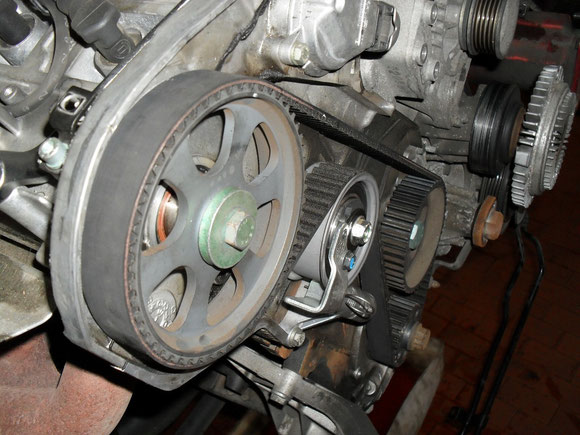 Zahnriemenwechsel / Steuerkettenwechsel - Kfz - Meisterbetrieb Josef Siegl, Kfz Werkstatt in ...