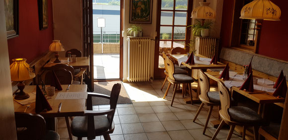 Bistrobereich, Künstlerhaus Lenz, Restaurant in Gladenbach, Restaurant, Gruppenraum, Veranstaltungsraum, Weihnachtsfeier, Geburtstag, Räumlichkeit