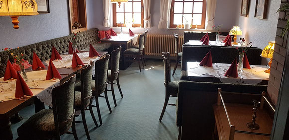 Bistrobereich, Künstlerhaus Lenz, Restaurant in Gladenbach, Restaurant, Gruppenraum, Veranstaltungsraum, Weihnachtsfeier, Geburtstag, Räumlichkeit