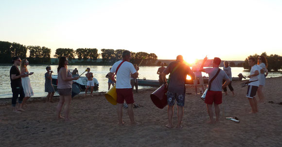 Escola de Samba Schnupper-Workshop am Hofgut Langenau (bei gutem Wetter natürlich draußen am Strand)