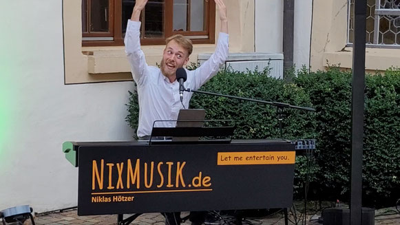 NixMusik im Klosterinnenhof