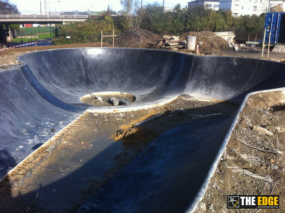 THE EDGE Skatepark Design & construction - Skatepark Béton - Bowl de Rennes La Courrouze