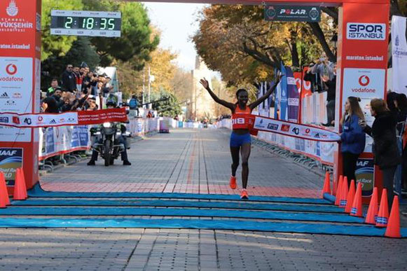 Ruth Chepngetich ganando en Istanbul Marathon, fotografía de los organizadores © Copyright