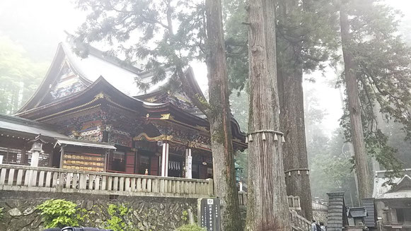 先日の三峯神社。霧雨のしっとりとした雰囲気が好きです。