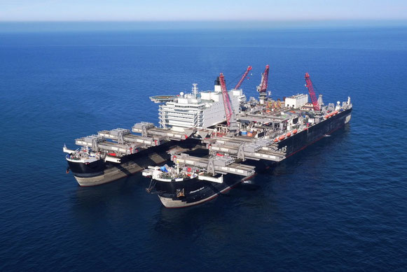 Spirito pionieristico, la più grande nave da costruzione del mondo, impiegata per costruire la sezione di acque profonde del gasdotto TurkStream © gazprom.ru