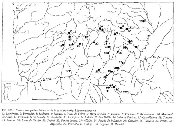 El mapa enumera todos los castros del Noroeste peninsular que cuentan con piedras hincadas para su defensa