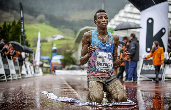 Selemon Barega luego de ganar en el Cross Internacional Juan Muguerza, fotografía de Félix Sánchez Arrazola uno de los cuatro finalistas de este año.