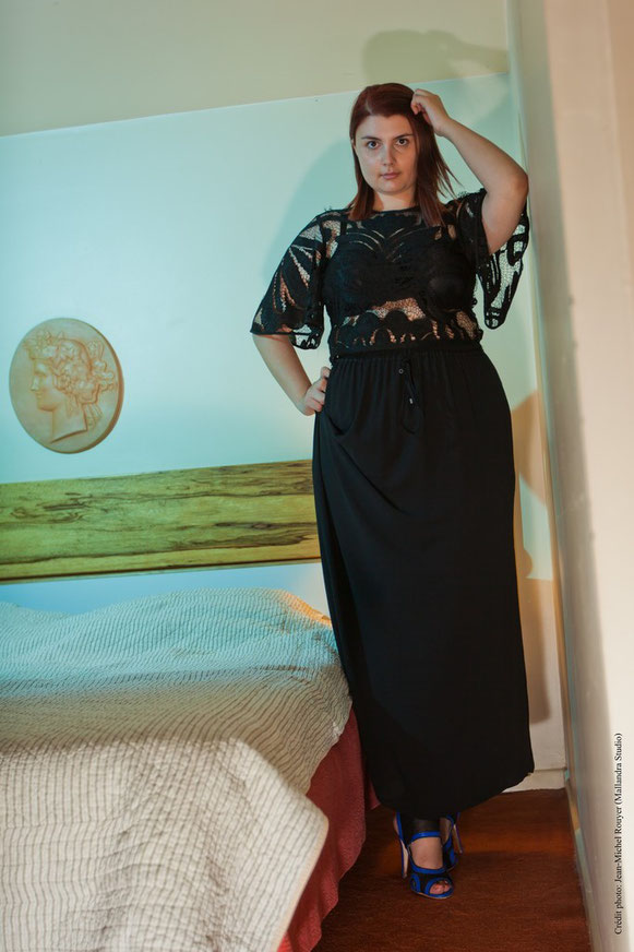TENUE LOOK FESTIVAL DE CANNES GLAMOUR JUPE DENTELLE CROP TOP BLOG MODE MARSEILLE CHICWITHCURVES COSMOPARIS LA MAISON BORRELLY
