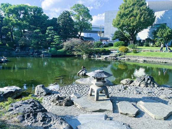 旧安田庭園 雪見灯篭