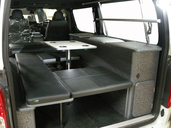 NV350キャラバン 8ナンバーキャンピング車－車中泊・クルマ旅なら 