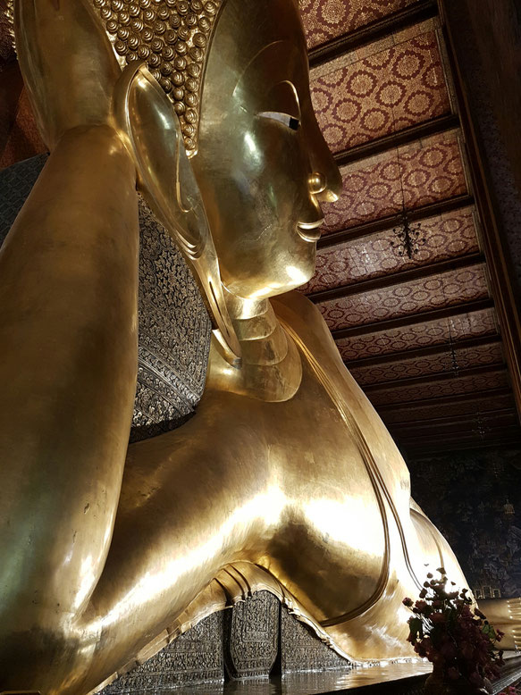 Buda recostado