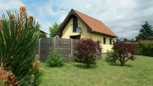 Ferienhaus mit großem Garten und Grill für 4 Personen