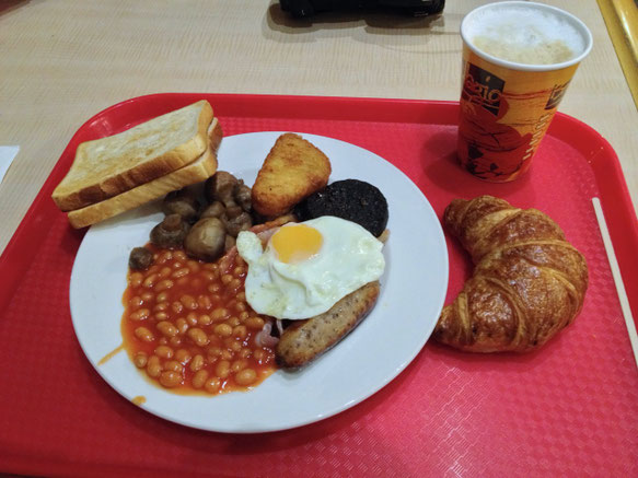 Das erste englische Frühstück. Sieht nicht besonders gut aus, war aber lecker
