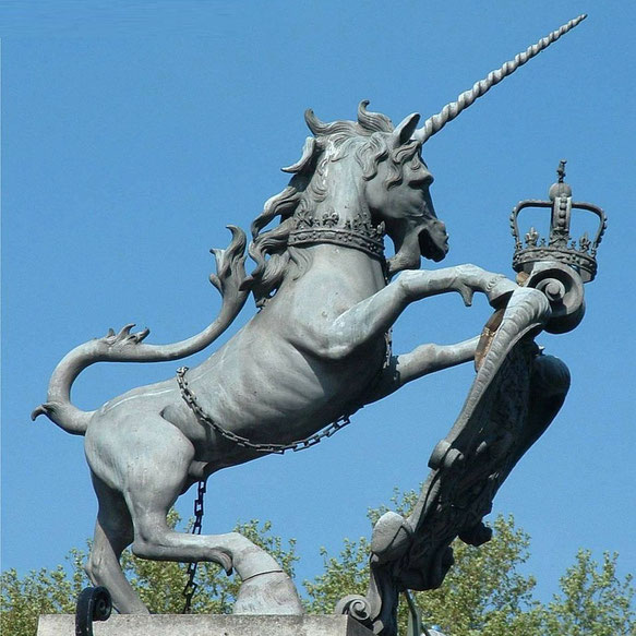 Statue de licorne au château de Hampton Court (Londres)