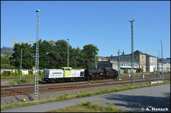 203 163-1 von ITL/Captrain überführte am 27. Juni 2020 die 38 2455 (P8 Posen) von Dresden-Altstadt nach Fürth. An der Ausfahrt Chemnitz Hbf. entstand ein Bild von Tfzf 93152 