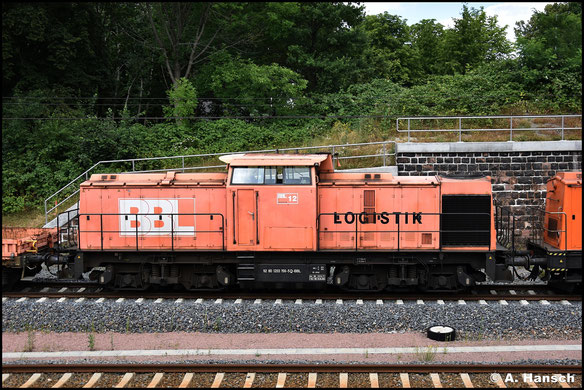 203 156-5 (BBL Lok 12) und Schwestermaschine 203 148-2 (BBL Lok 07) ziehen am 16. Juli 2023 einen leeren Res-Wagen-Zug durch den Hp Chemnitz-Süd
