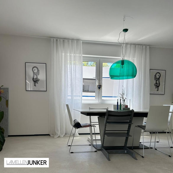 jab-gardine-weiss-bauhaus-stil-lamellenjunker-gardinengeschaeft-hanau-gelnhausen