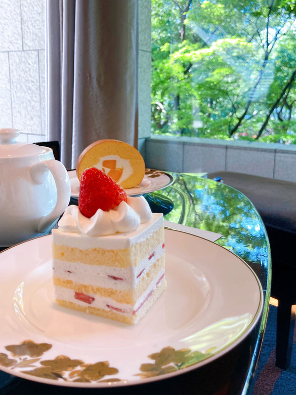 「新緑・Hotelラウンジ個人セッション」（ヒューマンデザイン・リーディング1.5h付）18,000円。こちらの写真クリックで→申し込み画面へ飛びます♪