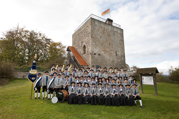 älteres Gruppenbild: MV Offingen vor der Bussenruine