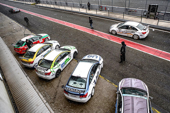 Rennfahrer aus Bad Salzuflen Dennis Bröker Chevrolet Cruze Eurocup 2019 Toyo Tires Oschersleben Pfister-Racing Tourenwagen Schnee