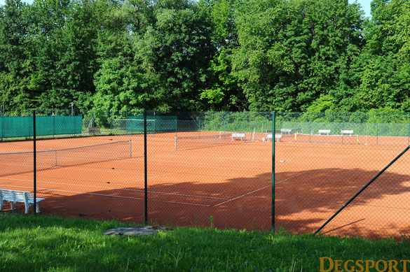 die Zeit der leeren Tennisplätze wie hier beim TC RW Deggendorf ist vorbei