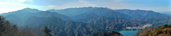 仏果山頂から丹沢方面眺望