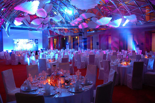 individuelle Eventbeleuchtung ab - ambiente eventausstattung