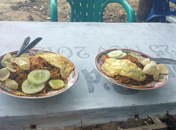 Mi-goreng dans un petit Warung de Pulau We