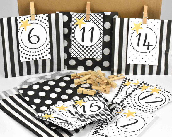 1 SET DIY Adventskalender besteht je aus: 24 Papiertüten Flach, hergestellt aus starkem 36g/m² Kraftpapier, Größe 12 cm x 18 cm,3 Bogen A4, 250 g weiß, mit Zahlen Druck zum Ausschneiden, 24 Mini-Holzklammern, Motiv 11