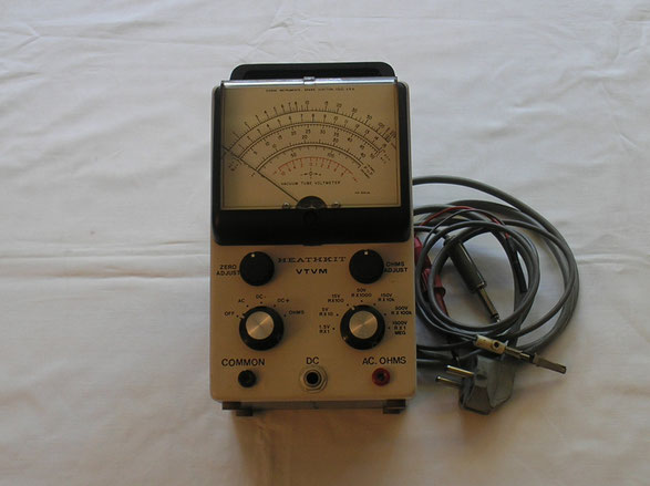 Heathkit Michigan USA  Röhren Voltmeter IM 5218  von 1980