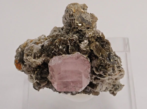 Pink apatite