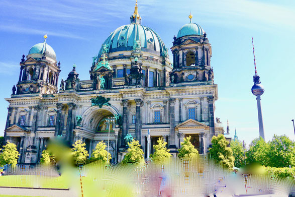 Der Berliner Dom. In der Gruft sind die Gräber und Särge der Hohenzollernfamilie zu besichtigen. Ziemlich gruselig.