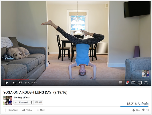 Yoga: Der zusehende Hund (Screenshot YouTube)