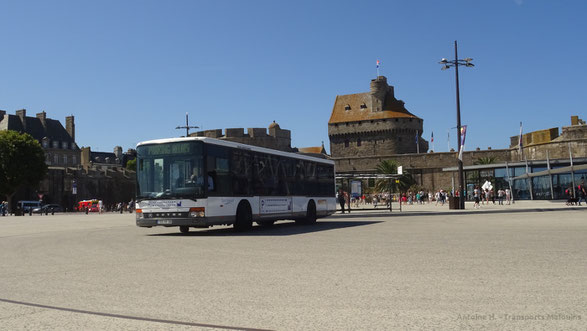 Kassbohrer Setra S315 NF du sous-traitant Keolis Emeraude en service sur la navette parking de la ville de Saint-Malo, ici photographié sur la boucle de retournement d'Intra-Muros.