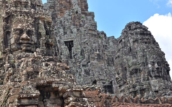 カンボジアの世界遺産「アンコール」、アンコール・トムのバイヨン