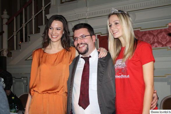 from left to right: the serbian model Aleksandra (booked for a job with Chanel in New York, booked 2 times for Fashionweek in New York), our director Dominik and the austrian model Melanie (booked in Milan & Paris, also booked for Milan Fashionweek)