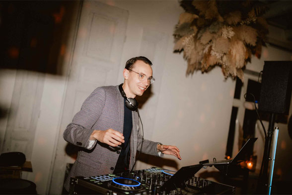 Hochzeits DJ im Goldschätzchen