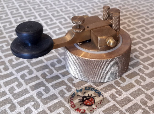IZ4IST - Tiny cilindrical base key