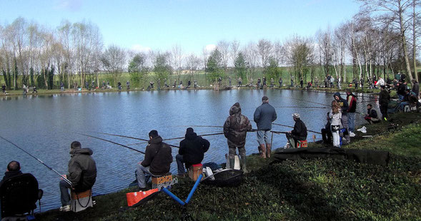 Jour de concours de pêche au plan d'eau de la Traverie