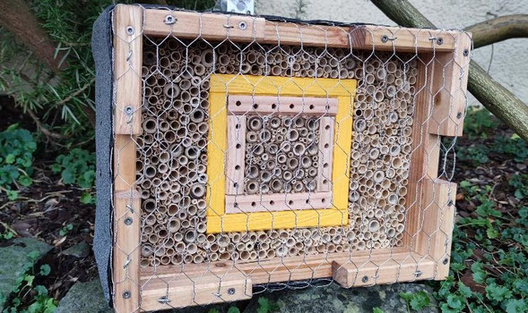 K4 / Bruthilfe für Wildinsekten / Wildbienen € 100,00