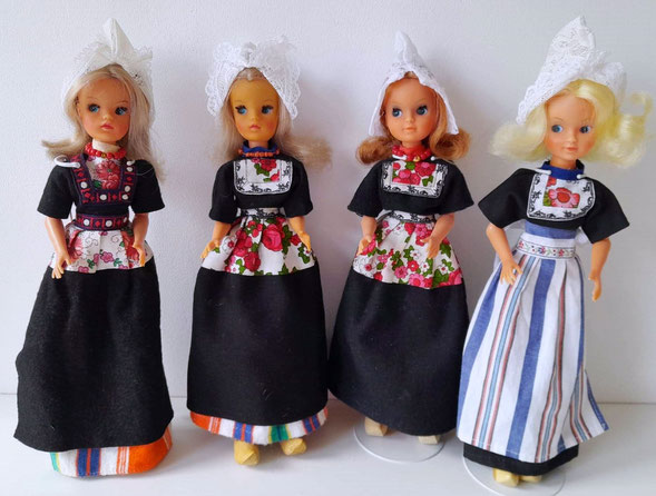 From left: Volendam Sindy in original outfit, Volendam Sindy in Fleur Volendam costume, Gauntlet Fleur in Fleur Volendam costume and Standart Gauntlet Fleur in loose Volendam outfit made for 11" dolls. Photo by Patricia Ruiter.